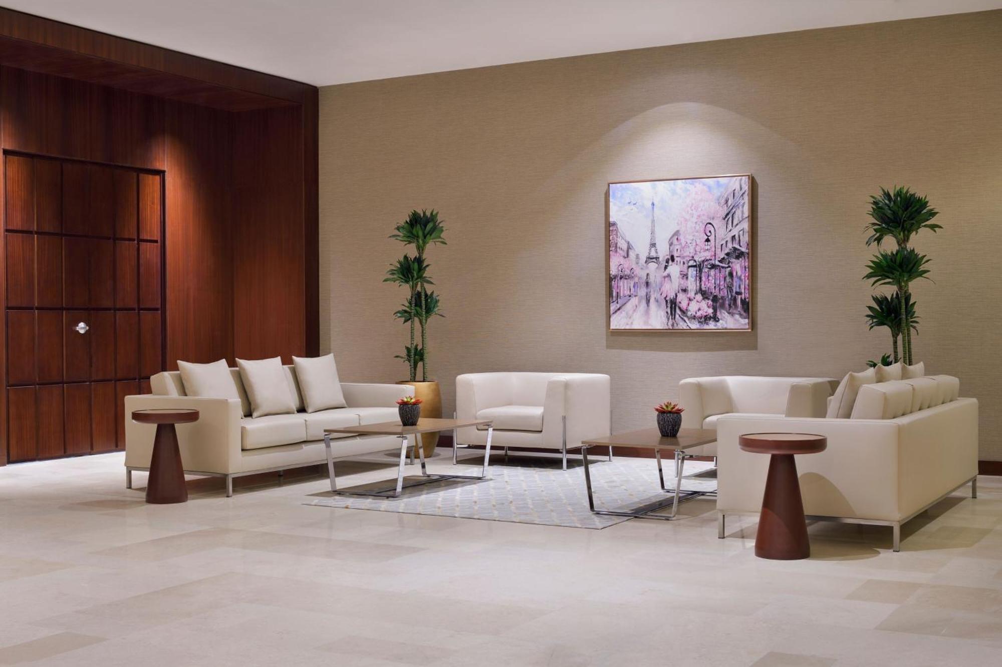 Le Meridien City Center Doha Exterior photo