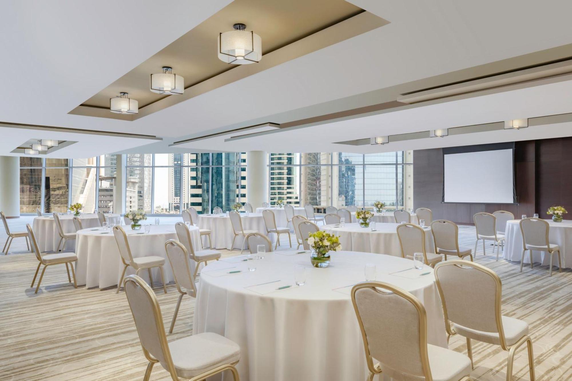 Le Meridien City Center Doha Exterior photo
