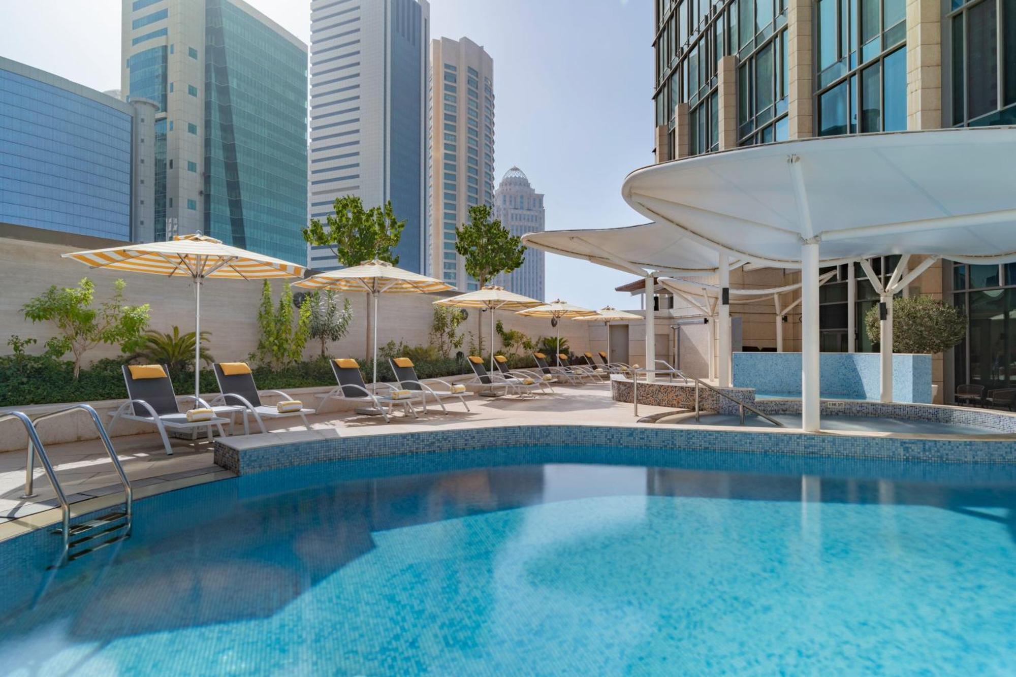 Le Meridien City Center Doha Exterior photo