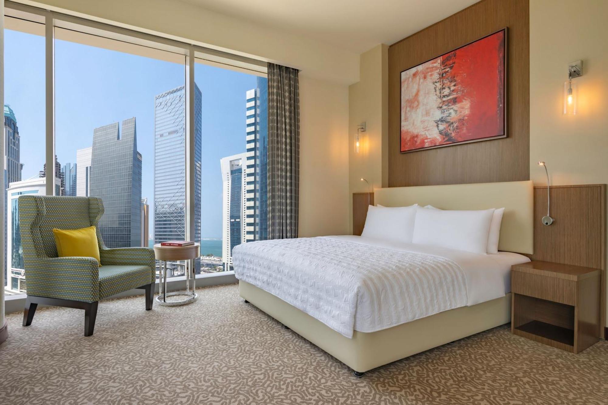 Le Meridien City Center Doha Exterior photo